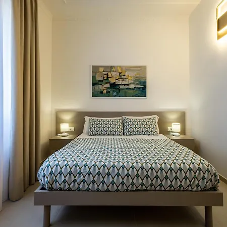 Adamas , And Guest house *